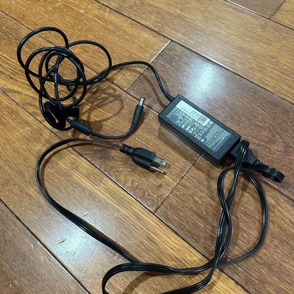 Dell laptops charger new